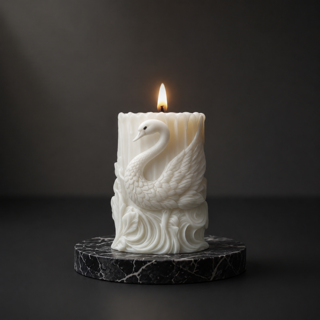 Swan Sculpture Luxury Decorative Vanilla Scented Candle, 212gm DCPL Candles